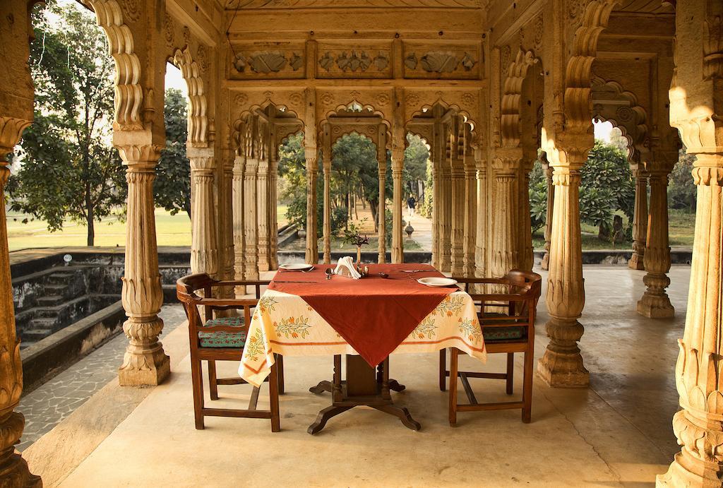 Hotel Neemrana'S - Deo Bagh Gwalior Exterior foto